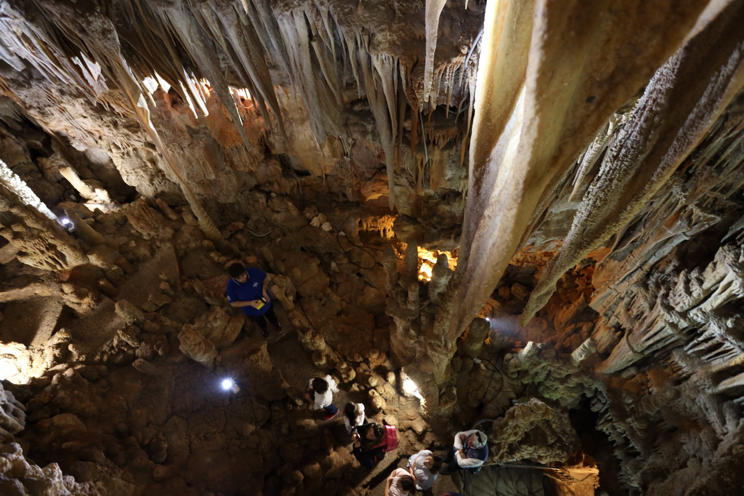 Abstieg in die Grotta del Trullo