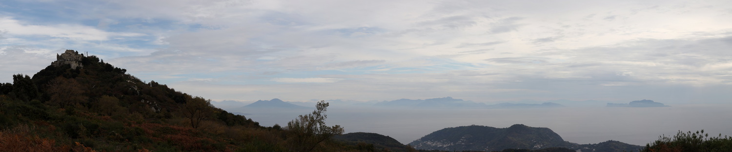 Monte Epomeo mit dem Golf von Neapel