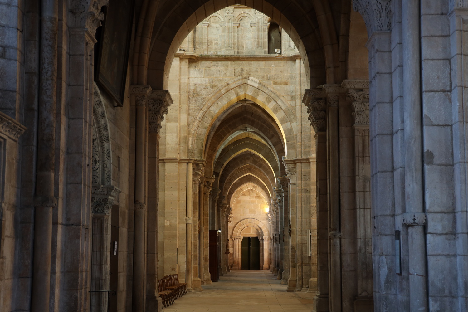 Langres-Seitenschiff Kathedrale St. Mammès