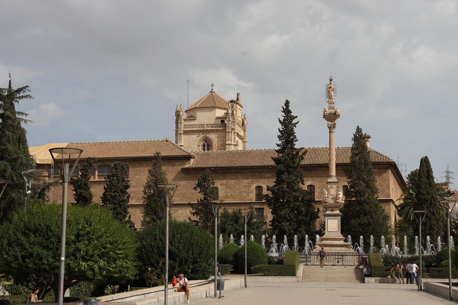 Granada-Jardines del Trifuno mit Hospital Real (Heute Universität)