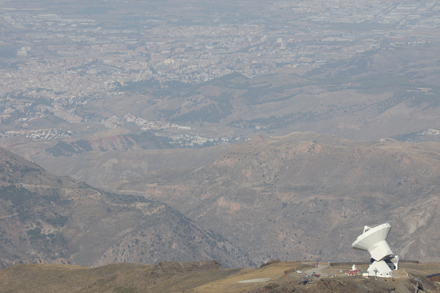 Radioteleskop über Granada