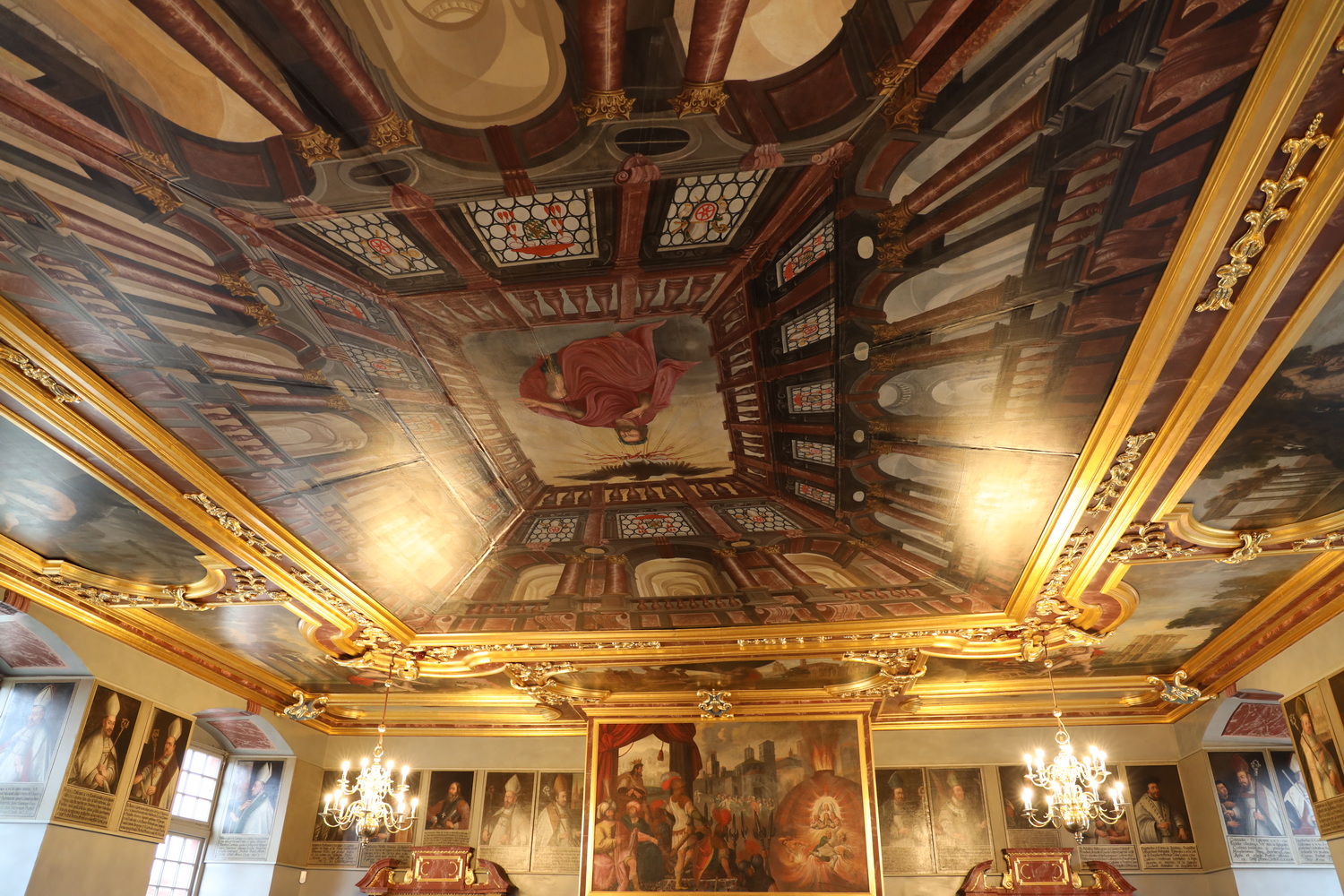 Rittersaal mit illusionistischem Deckengemälde- Schloss Iburg