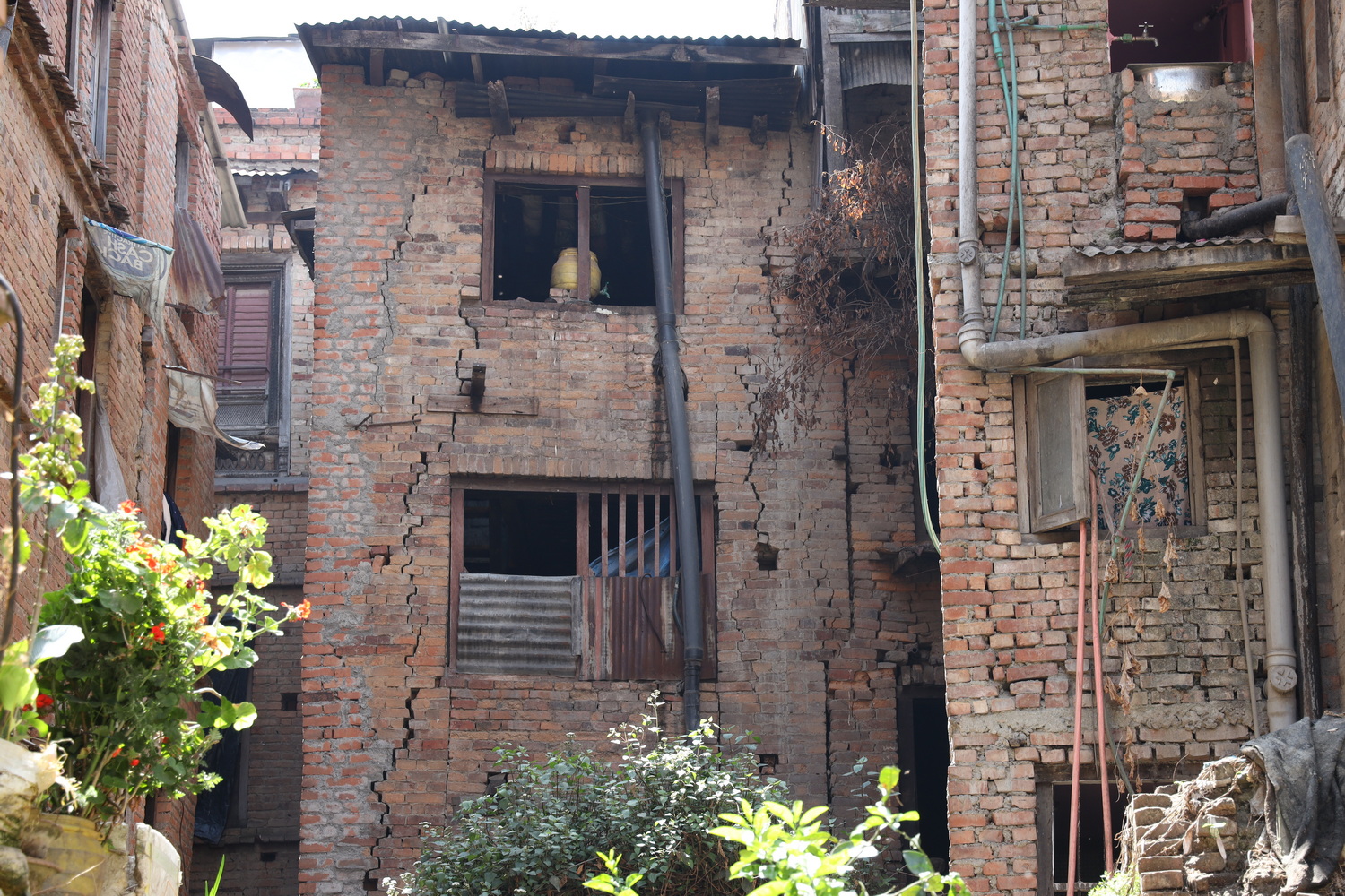 Mauerschäden nach dem großen Beben 2015