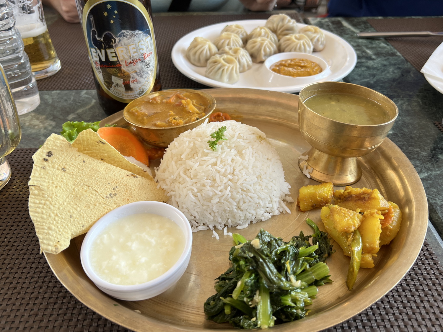 Nepalesischer Mittagstisch