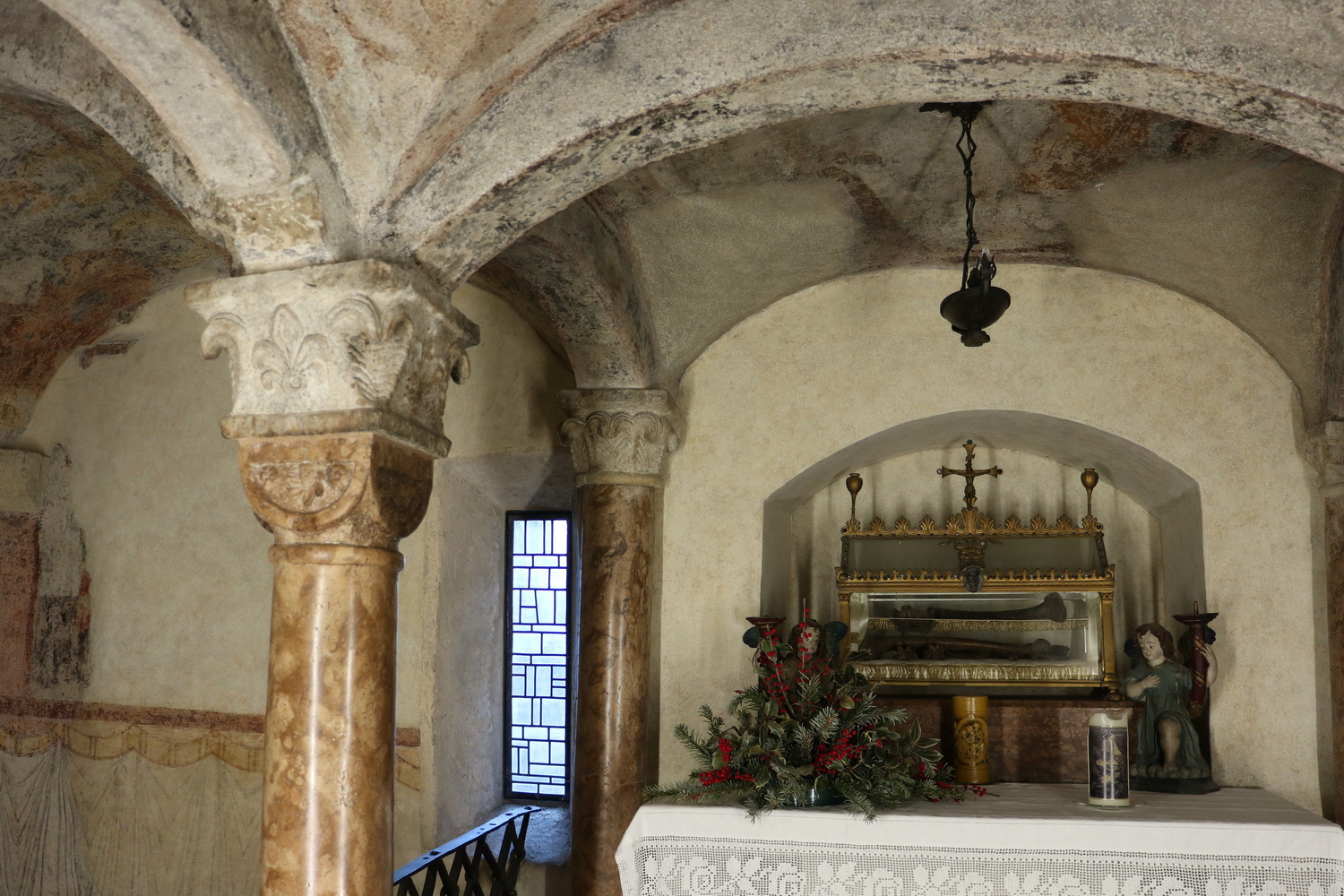 Reliquien des heiligen Romedius im Sanktuarium