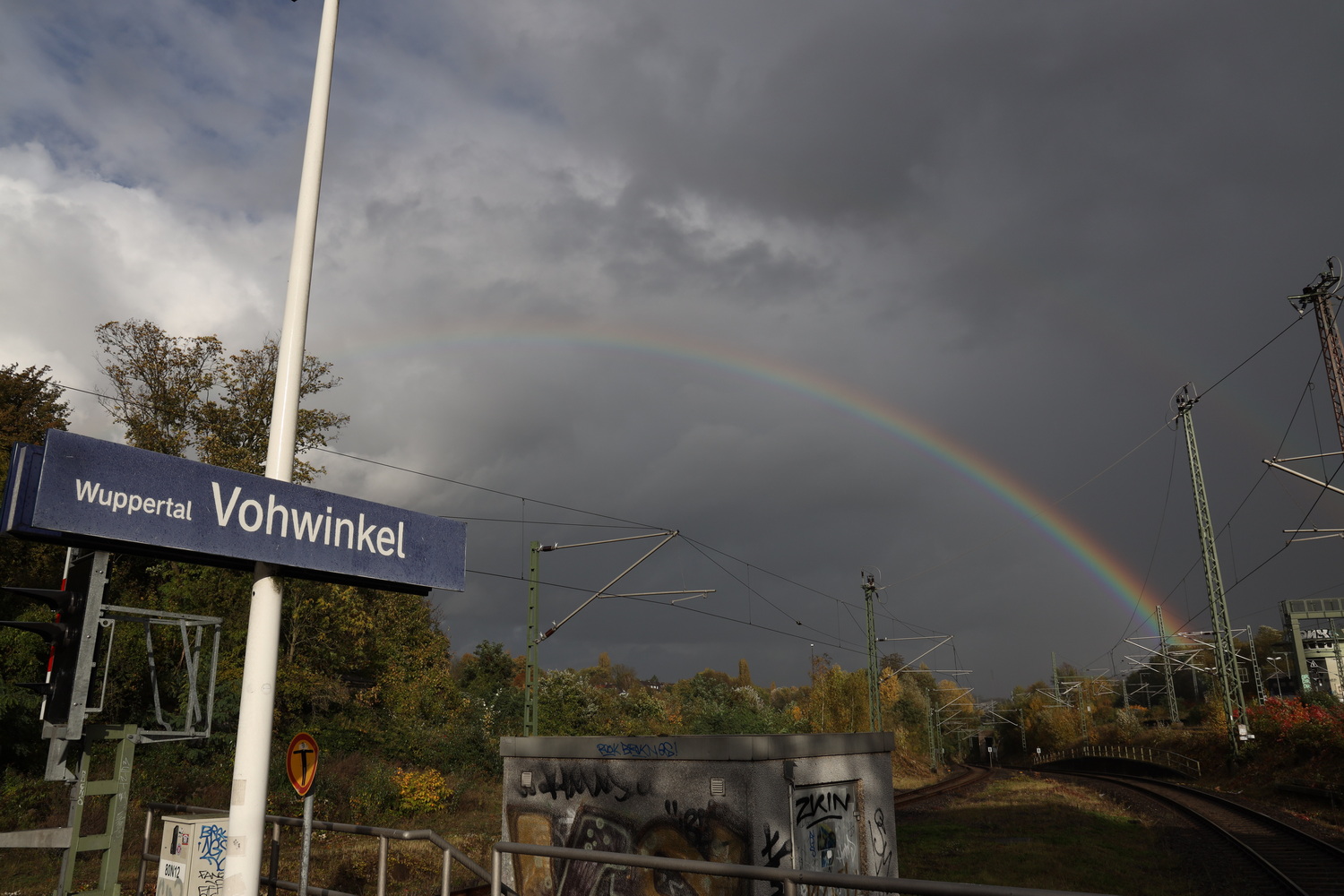 Zwischenstopp Wuppertal-Vohwinkel mit Regenbogen