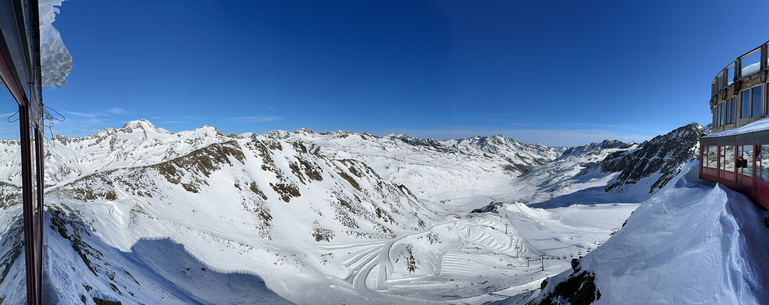 Sonntagmorgen- Nordpanorama beim Blick aus unserem Zimmer
