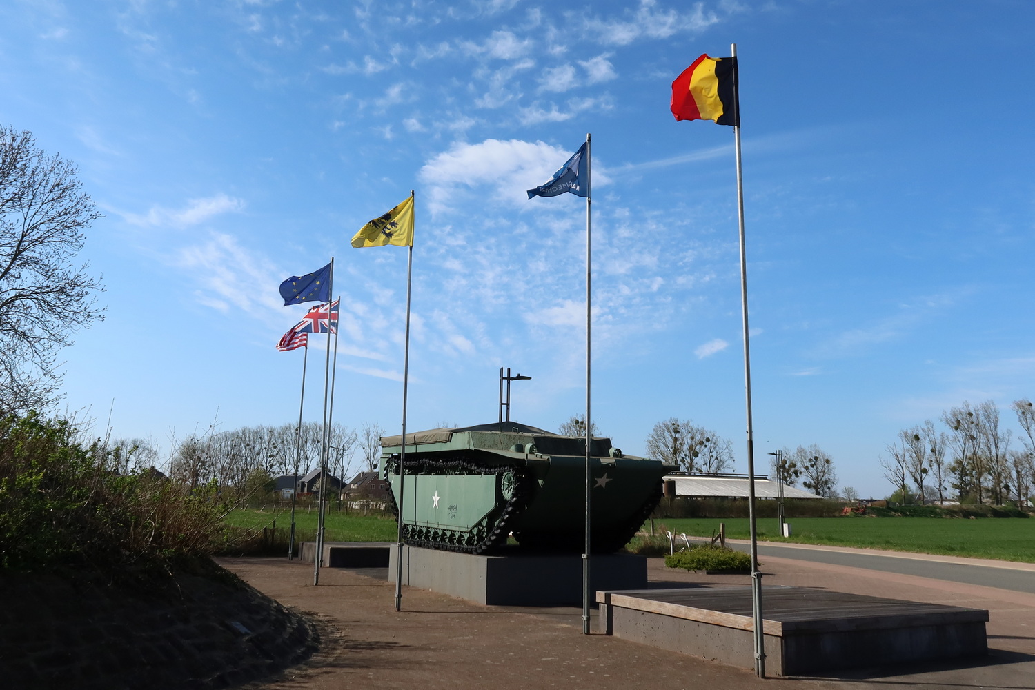 32 Jahre versunken in der Maas- Buffalo Mark IV- Amphibienpanzer