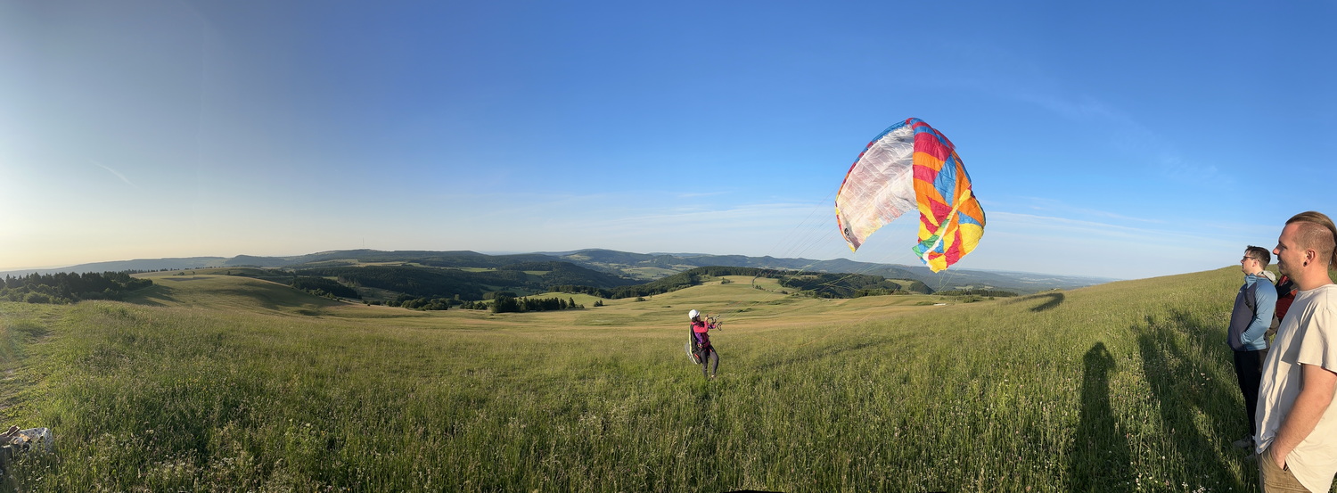 Alev checkt die Lage am Südhang