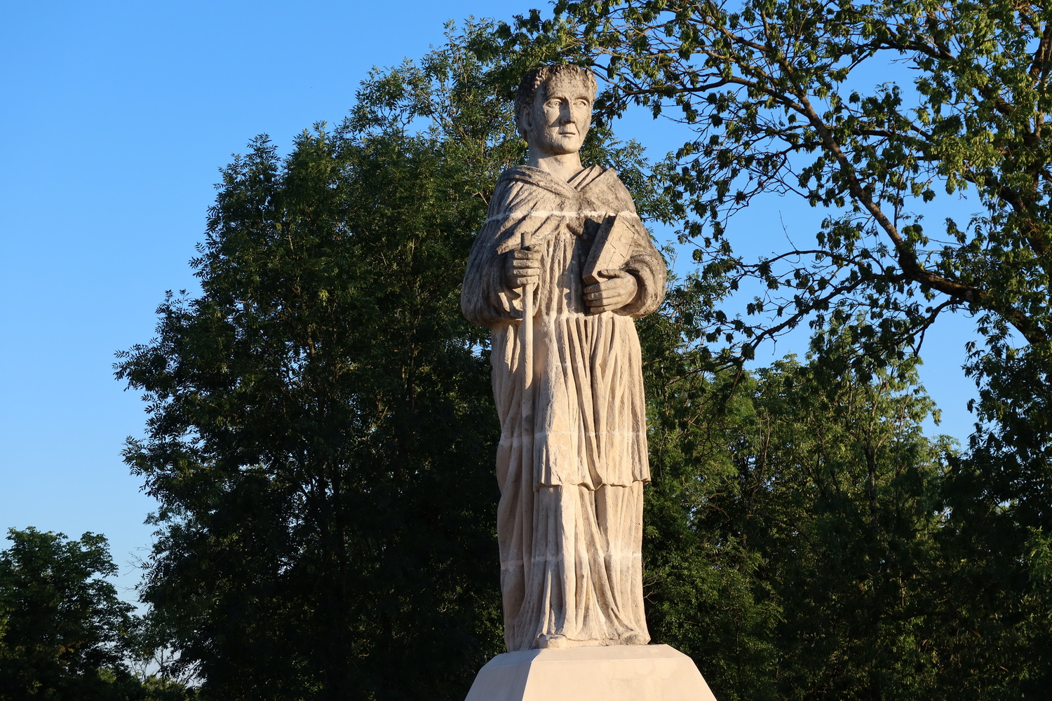 Eliphius von Rampillon auf dem Friedhof von Saint Èlophe