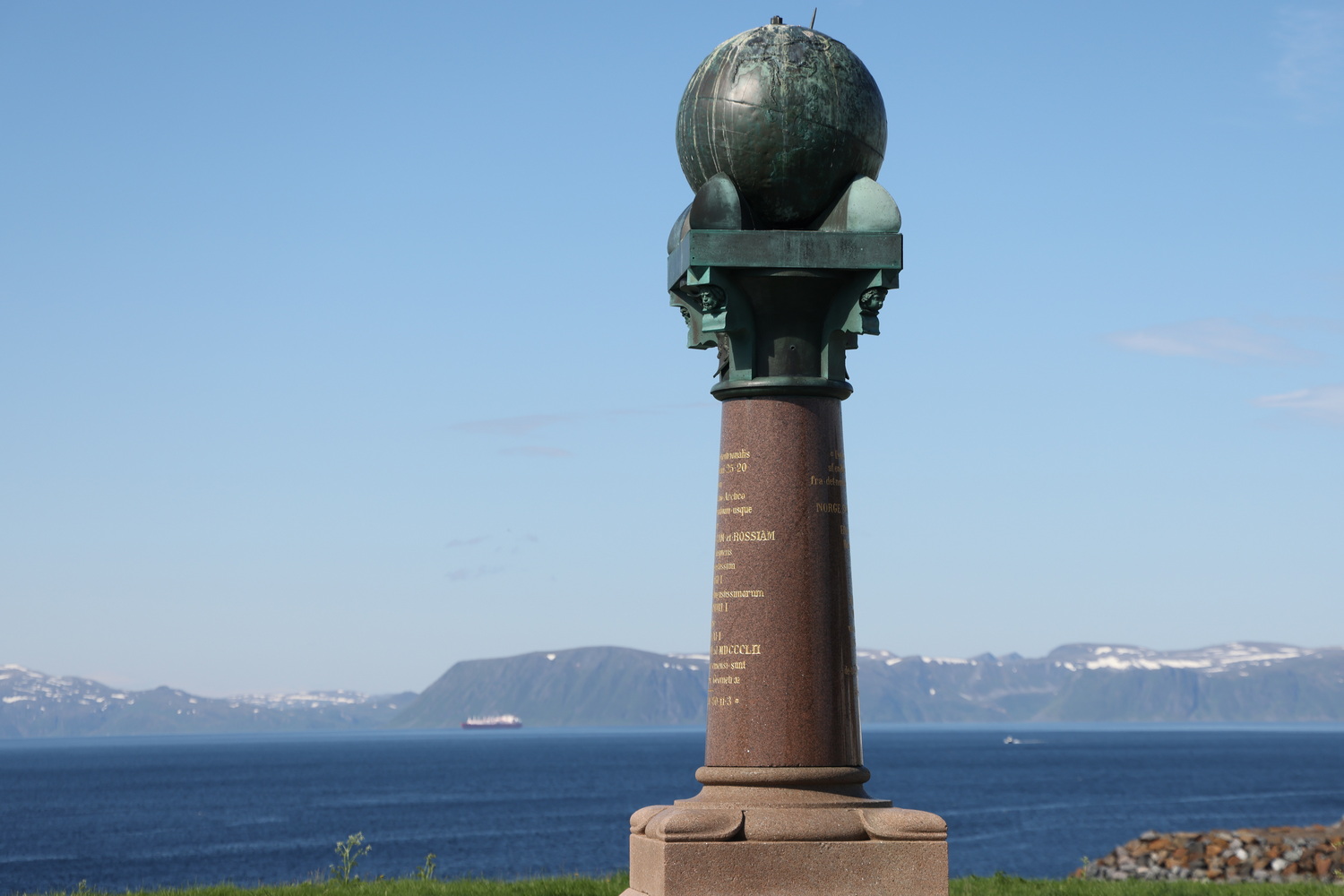 Meridiansäule in Hammerfest- Nördlichster Meßpunkt der Struve- Bogenvermessung